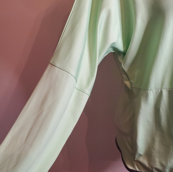 REEBOK -size M- PULLOVER/HOODIE - LONG SLEEVES - Picture 6 of 11